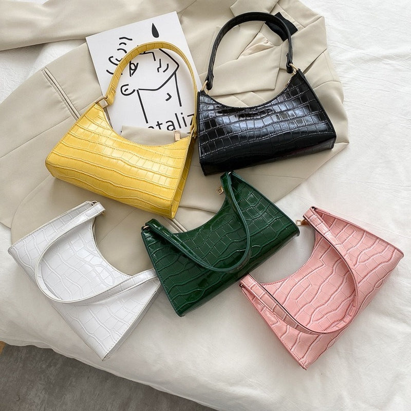 Inside Halle Bailey's Gucci Handbag | In The Bag - YouTube